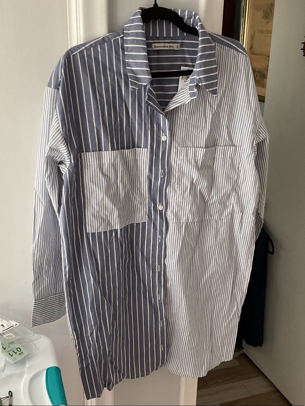 G011: Abercrombie & Fitch Blue and White Striped Button-Up Tunic